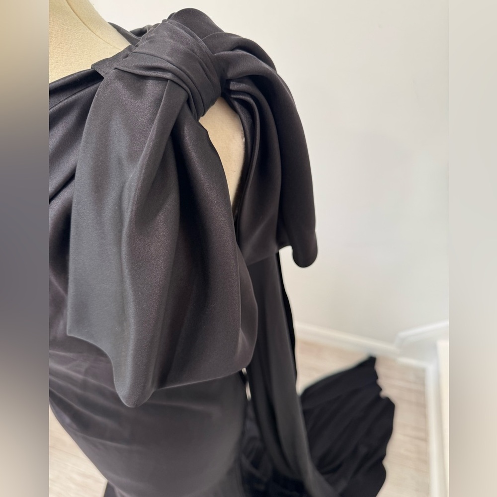 Alejandra Alonso Rojas One Shoulder Bow Silk Gown With Train In Black - Picture 6 of 12